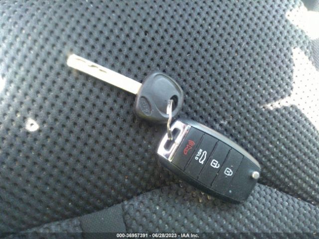 5XXGT4L39KG314038 KIA Optima Lx