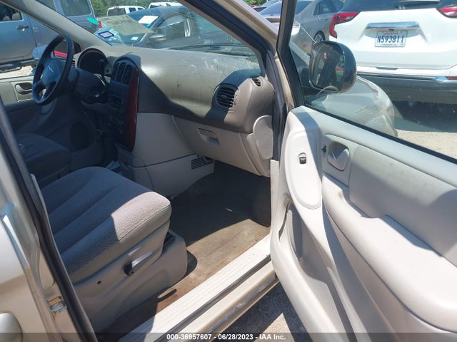 2006 CHRYSLER TOWN & COUNTRY SWB VIN: 1A4GP45R86B757132