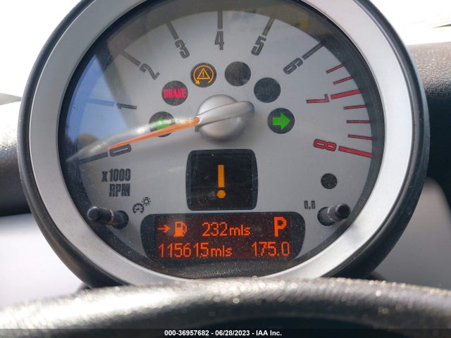 2010 MINI COOPER CLUBMAN VIN: WMWML3C55ATX37564