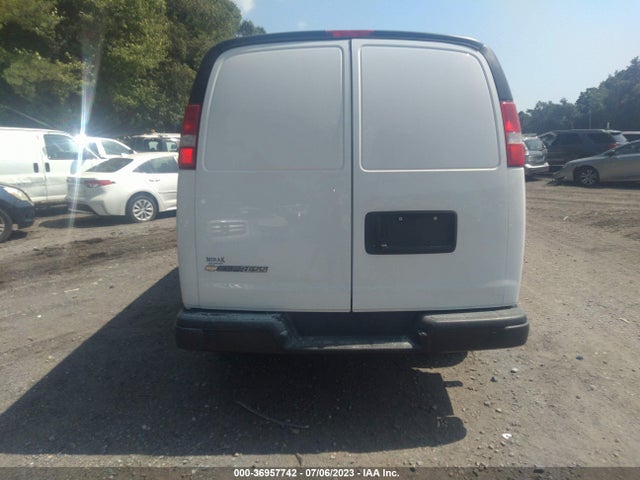 Chevrolet EXPRESS CARGO VAN 2019 1GCWGAFG5K1367814 Image 16