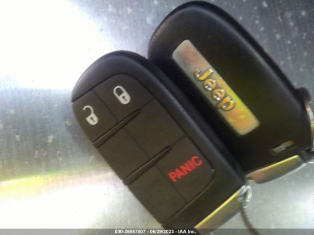 1C4RJFAG9FC818689 Jeep Grand Cherokee Laredo