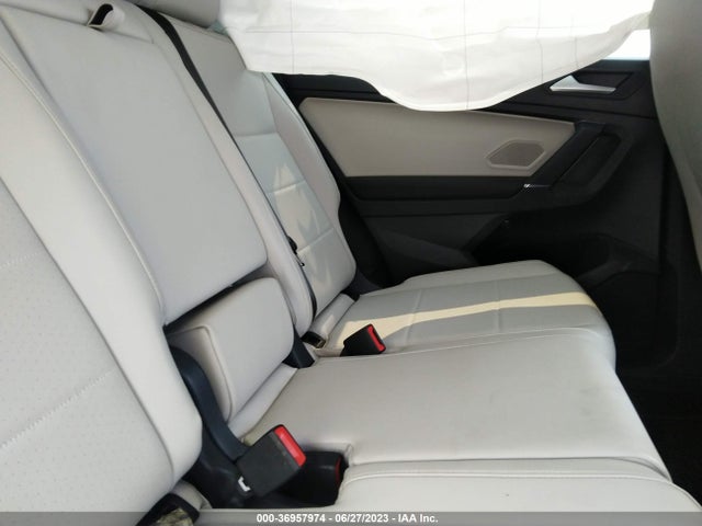 3VV2B7AX2LM029543 Volkswagen Tiguan Se/sel/se R-line Black