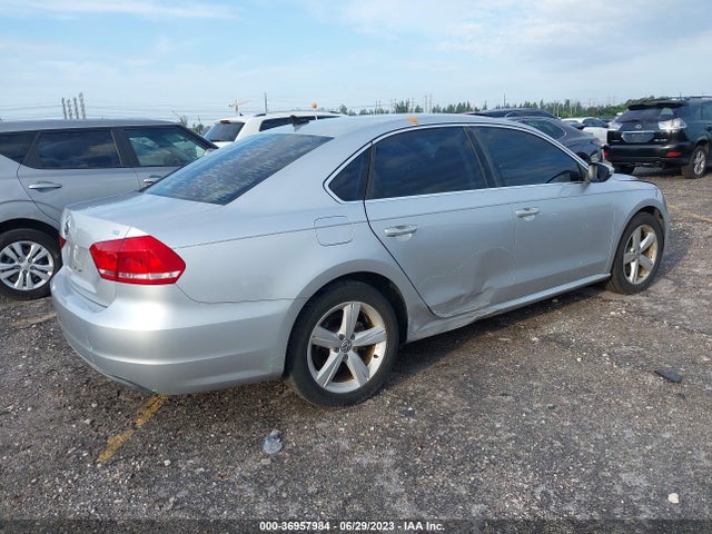2012 VOLKSWAGEN PASSAT SE VIN: 1VWBP7A34CC040572