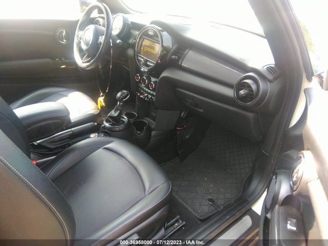 2017 Mini Roadster, VIN: WMWWG5C3XH3C99127