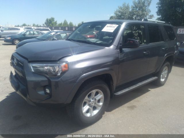 Toyota 4RUNNER SR5 2021 JTEMU5JR3M5939759 Image 2