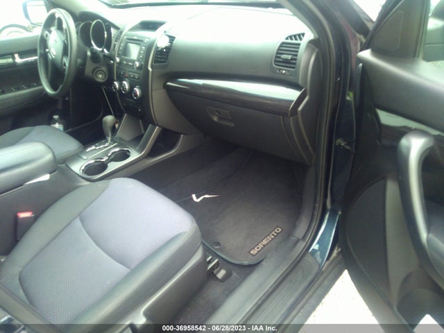 2013 KIA SORENTO LX VIN: 5XYKTDA27DG314171