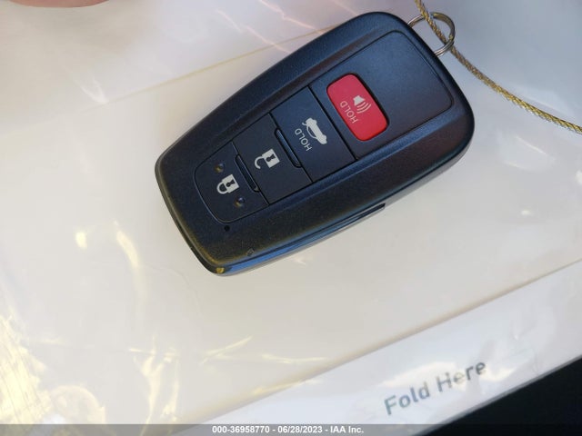 Toyota Corolla Hybrid Le 2021 JTDEAMDE7MJ005714 Image 3