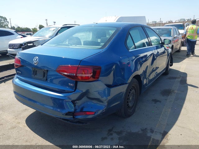 3VW2B7AJXHM328082 Volkswagen Jetta 1.4t S