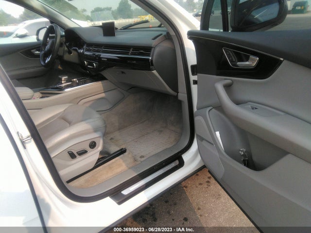 WA1VAAF75JD005888 Audi Q7 Prestige