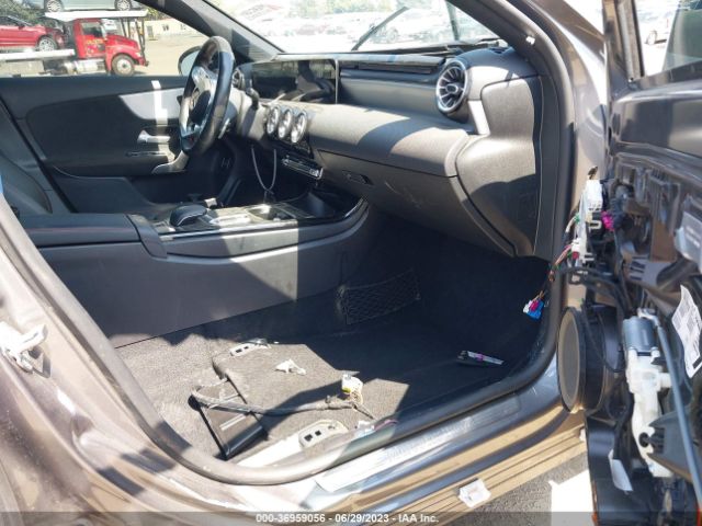 W1K3G4EB9LJ223538 Mercedes-Benz A-class A 220