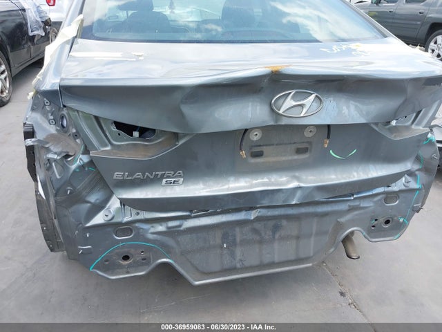 2018 HYUNDAI ELANTRA SE VIN: KMHD74LF2JU607057
