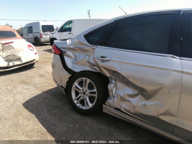 3FA6P0HD9JR189235 Ford FUSION SE