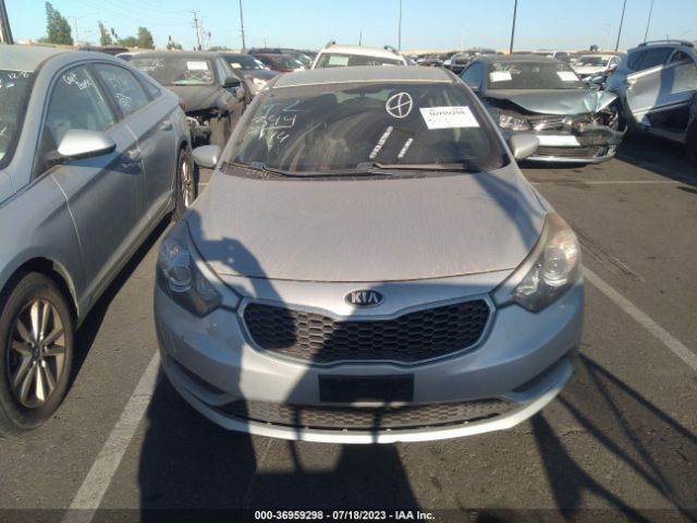 KNAFK4A68G5615209 KIA FORTE LX