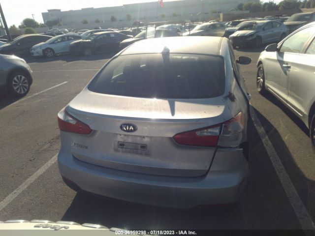 KNAFK4A68G5615209 KIA FORTE LX