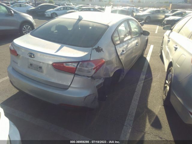 KNAFK4A68G5615209 KIA FORTE LX