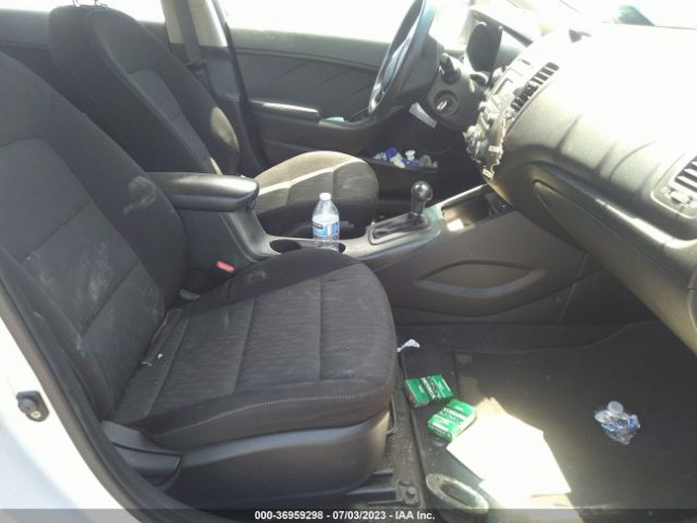 KNAFK4A68G5615209 KIA FORTE LX