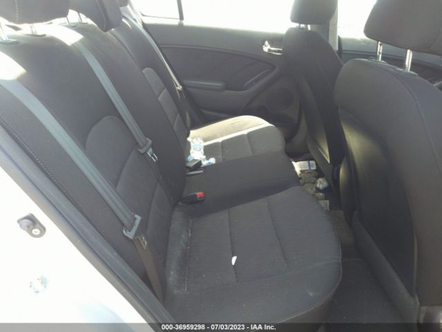 KNAFK4A68G5615209 KIA FORTE LX