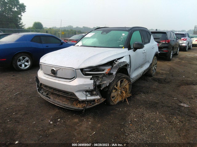 2021 Volvo XC40, VIN: YV4ED3UR5M2527432