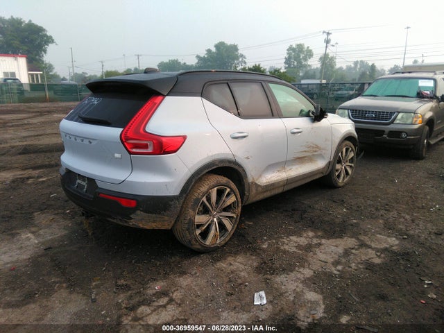 2021 Volvo XC40, VIN: YV4ED3UR5M2527432
