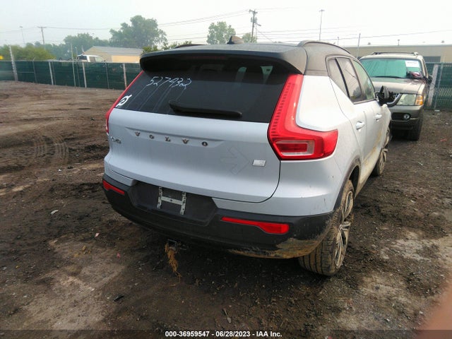 2021 Volvo XC40, VIN: YV4ED3UR5M2527432