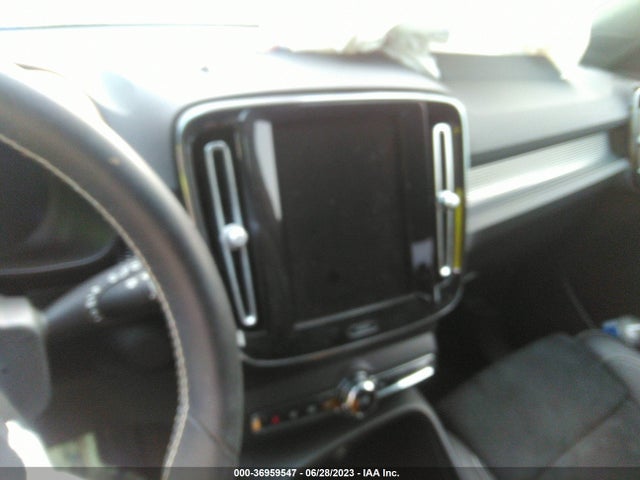 2021 Volvo XC40, VIN: YV4ED3UR5M2527432