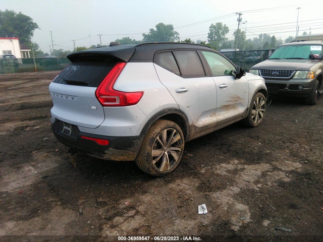 2021 Volvo XC40, VIN: YV4ED3UR5M2527432