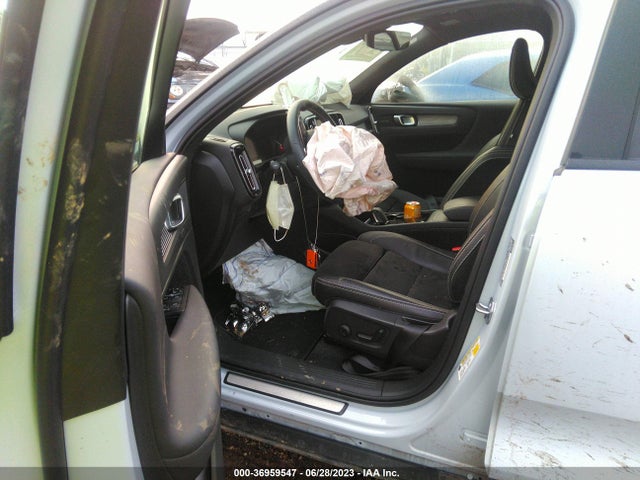 2021 Volvo XC40, VIN: YV4ED3UR5M2527432