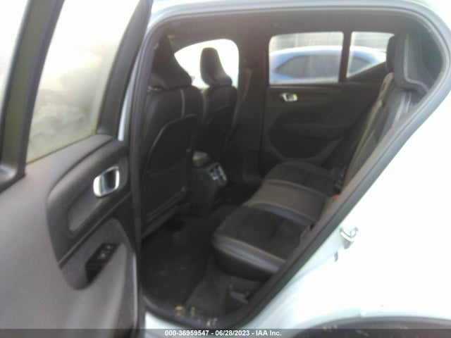 2021 Volvo XC40, VIN: YV4ED3UR5M2527432