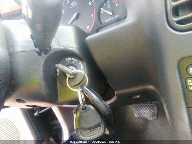 2000 SATURN SL VIN: 1G8ZK5279YZ266482