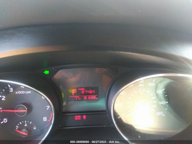 KNDMB5C17G6160168 KIA SEDONA LX