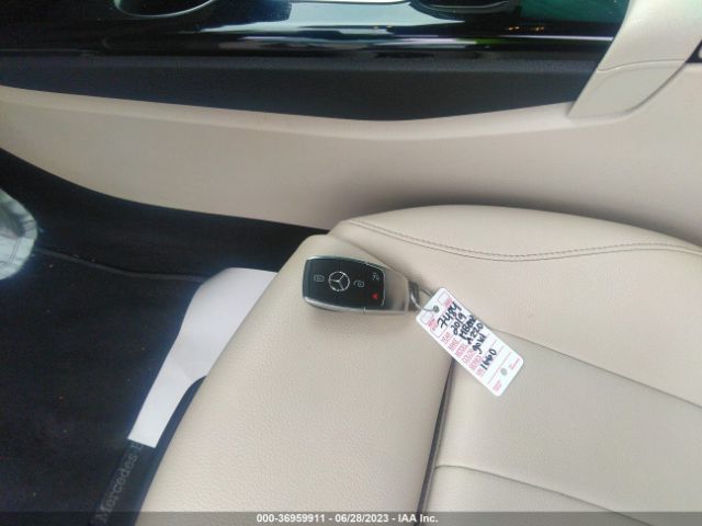 WDD3G4EB1KW001660 Mercedes-Benz A-class A 220