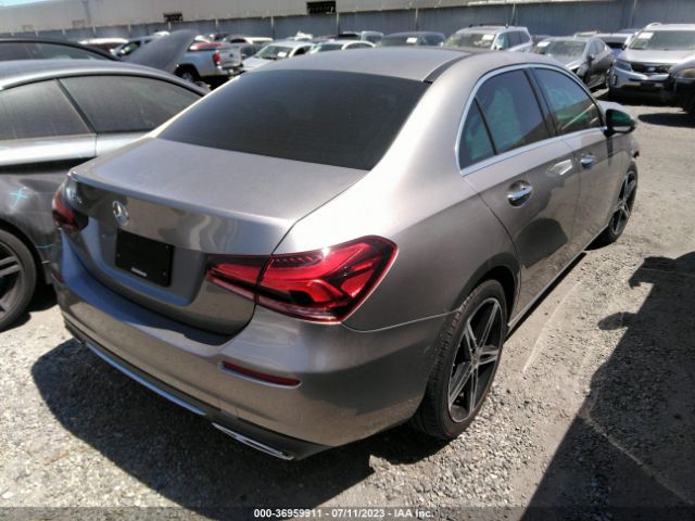 WDD3G4EB1KW001660 Mercedes-Benz A-class A 220
