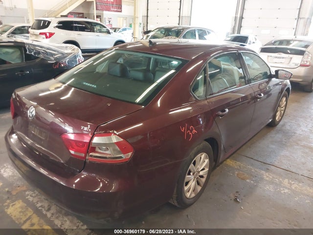 1VWAT7A38EC076033 Volkswagen Passat Wolfsburg Ed