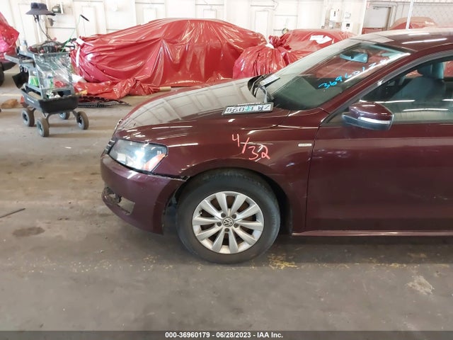 1VWAT7A38EC076033 Volkswagen Passat Wolfsburg Ed