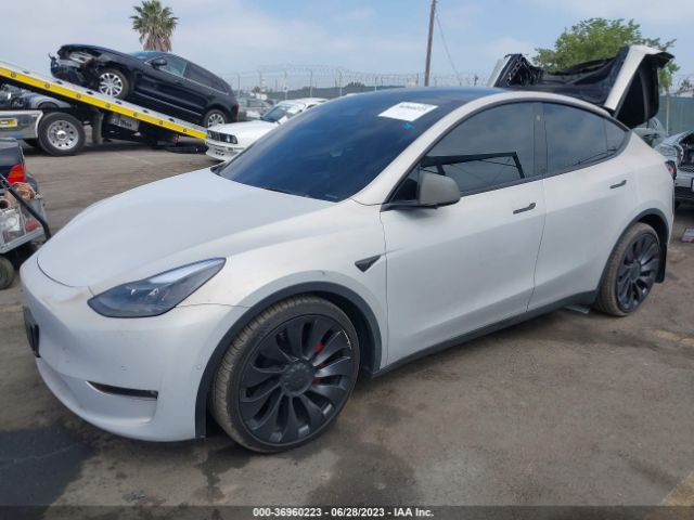 7SAYGDEF8NF343329 Tesla Model Y Performance