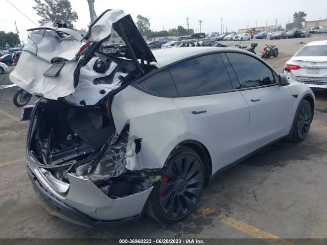 7SAYGDEF8NF343329 Tesla Model Y Performance