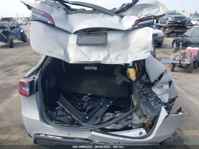 7SAYGDEF8NF343329 Tesla Model Y Performance