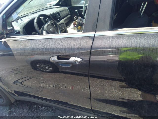 KNDPMCAC8H7158098 KIA Sportage Lx