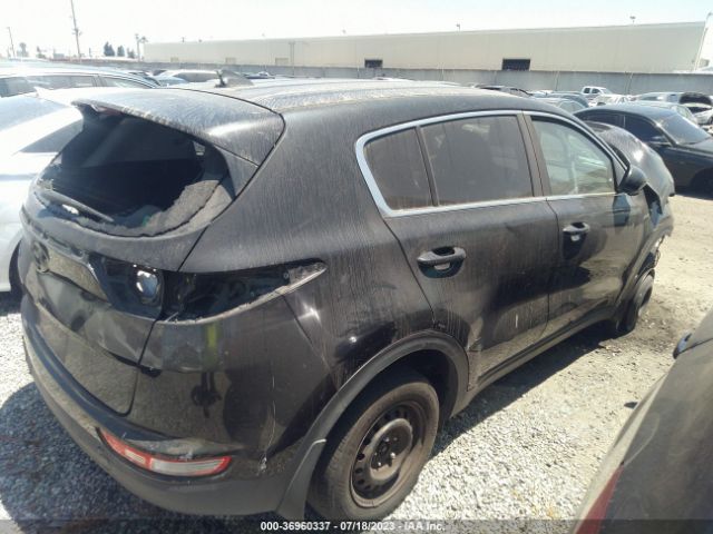 KNDPMCAC8H7158098 KIA Sportage Lx