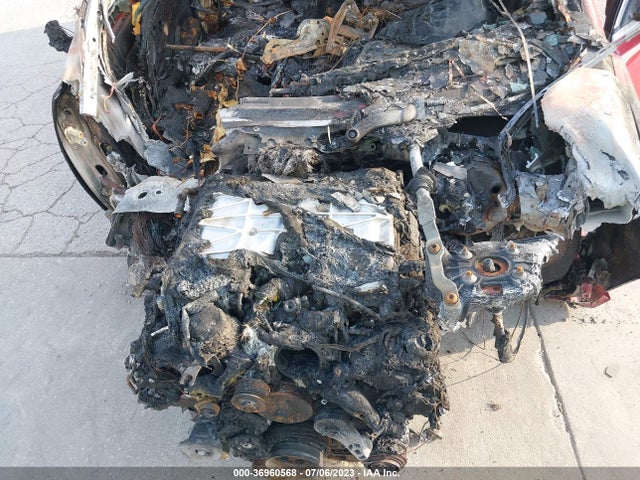 2018 JAGUAR XJ SAJWA2GE0JMW13719 Photo 9