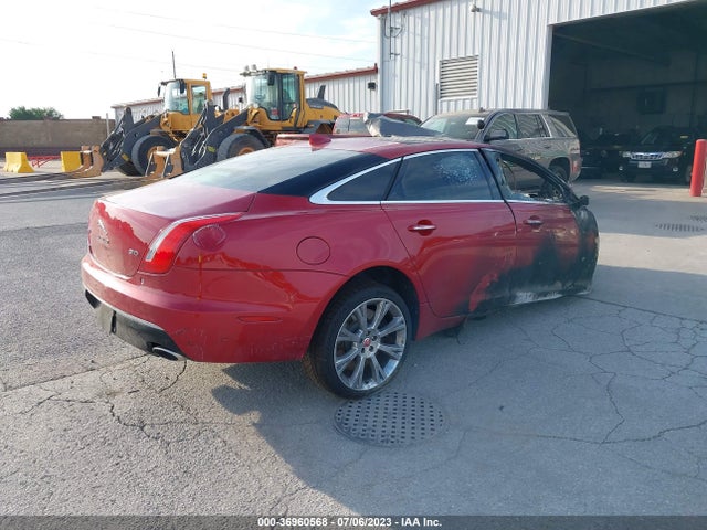 2018 JAGUAR XJ SAJWA2GE0JMW13719 Photo 3