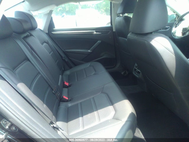 1VWBA7A30JC001864 Volkswagen Passat 2.0t Se
