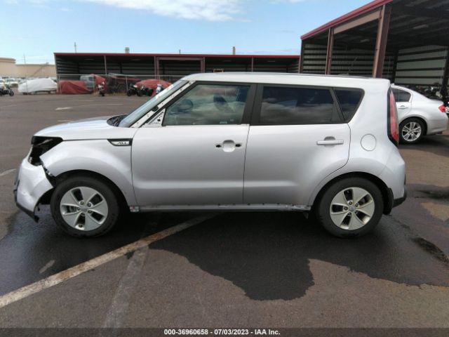 KNDJN2A21G7876367 KIA Soul Base