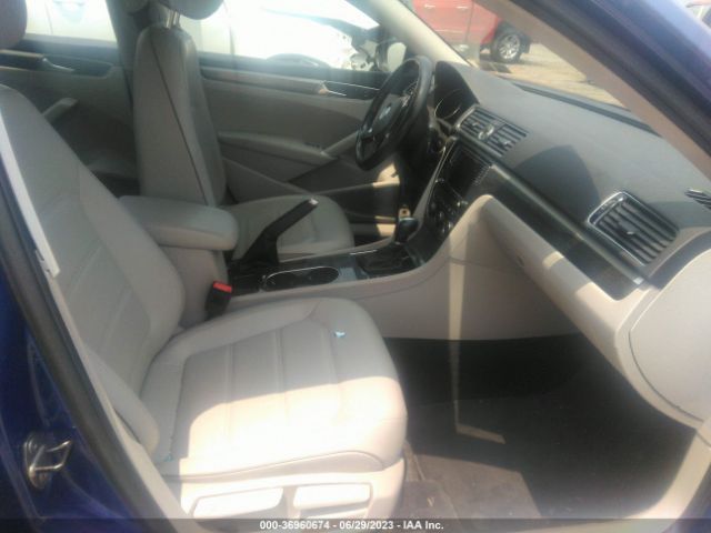 1VWGT7A35HC080555 Volkswagen Passat 1.8t Se