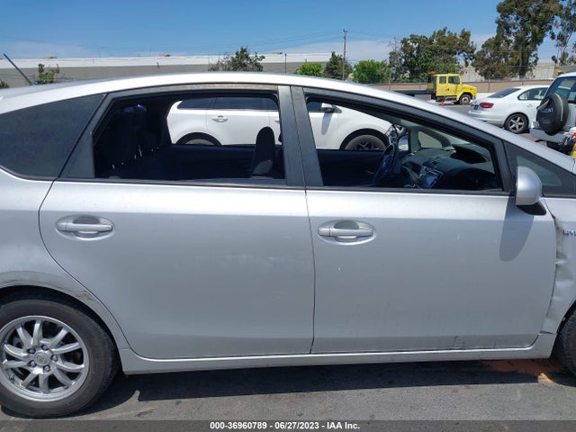 Toyota Prius V Two/five/three/four 2015 JTDZN3EU2FJ033090 Image 6