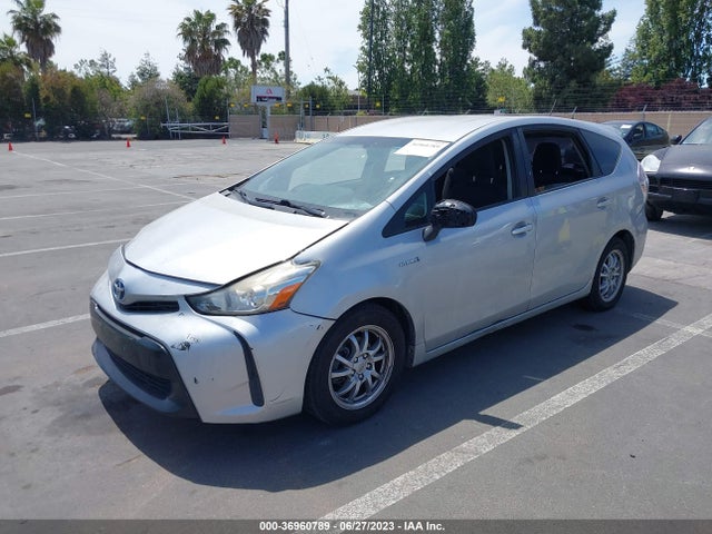 Toyota Prius V Two/five/three/four 2015 JTDZN3EU2FJ033090 Image 2