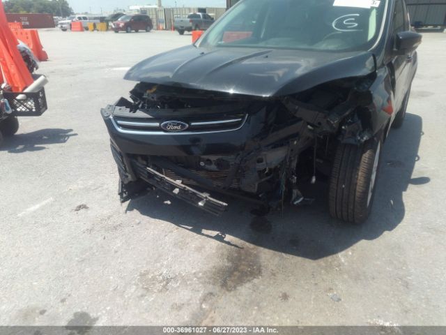 1FMCU0J92EUC16314 Ford Escape Titanium
