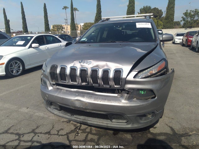 1C4PJLCB2EW302906 Jeep Cherokee Latitude