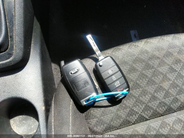 KIA RIO S 2018 3KPA24AB9JE145567 Image 3