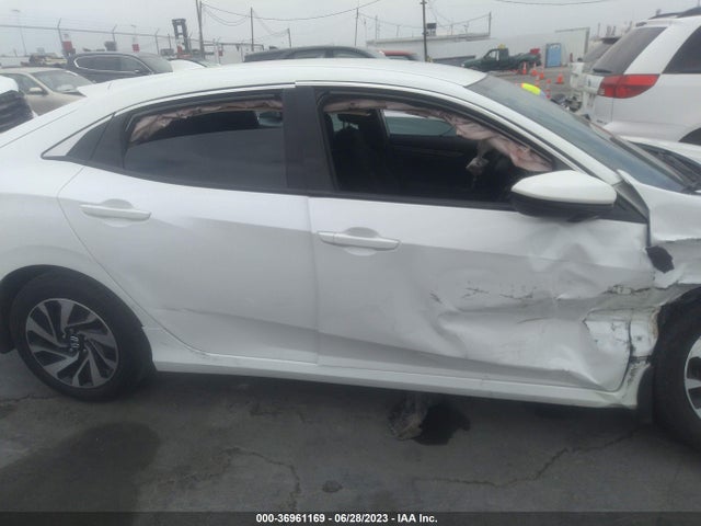 Honda Civic Hatchback Lx 2018 SHHFK7H25JU420261 Image 5